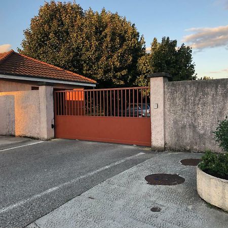 Appartement Au Milieu Des Lacs, Au Bord Du Guiers Aoste Exterior photo