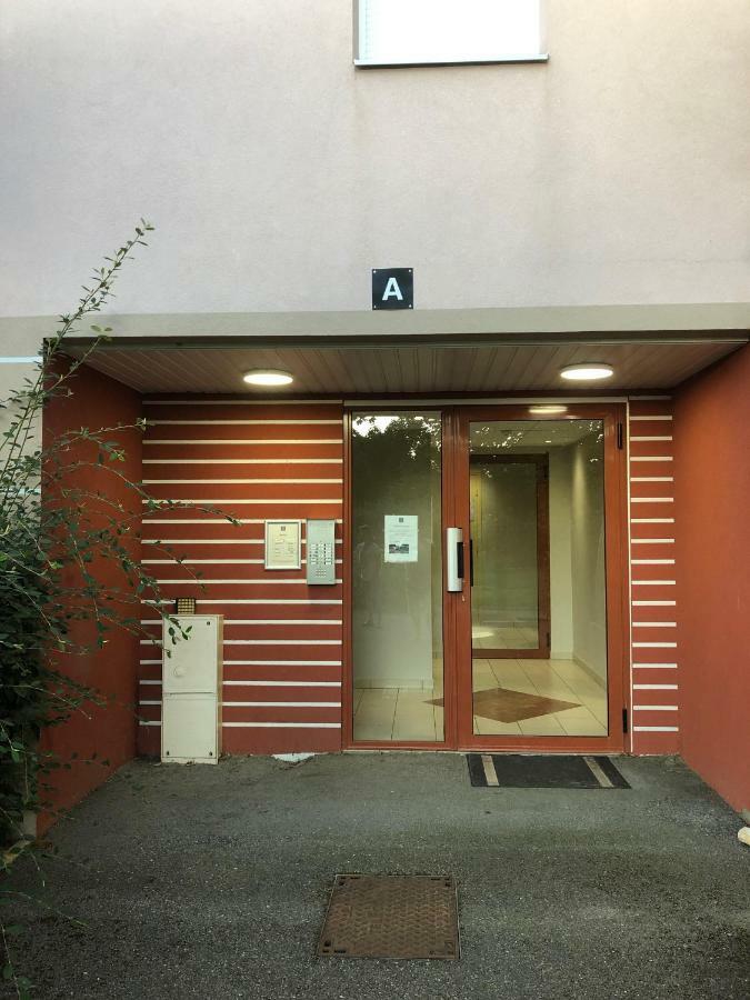 Appartement Au Milieu Des Lacs, Au Bord Du Guiers Aoste Exterior photo